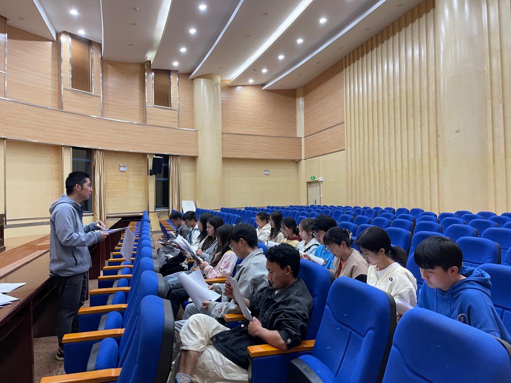 91资源
学生第四党支部组织学习党的二十大报告