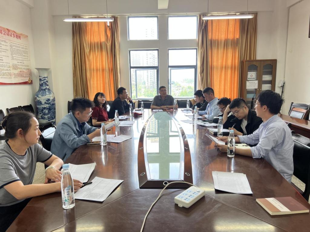 91资源
举办"赋能·对话·共情"班主任工作沙龙